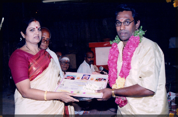 thamizhisai-navalar-award